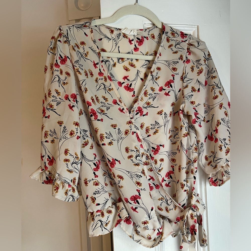 Sienna sky floral blouse, size small